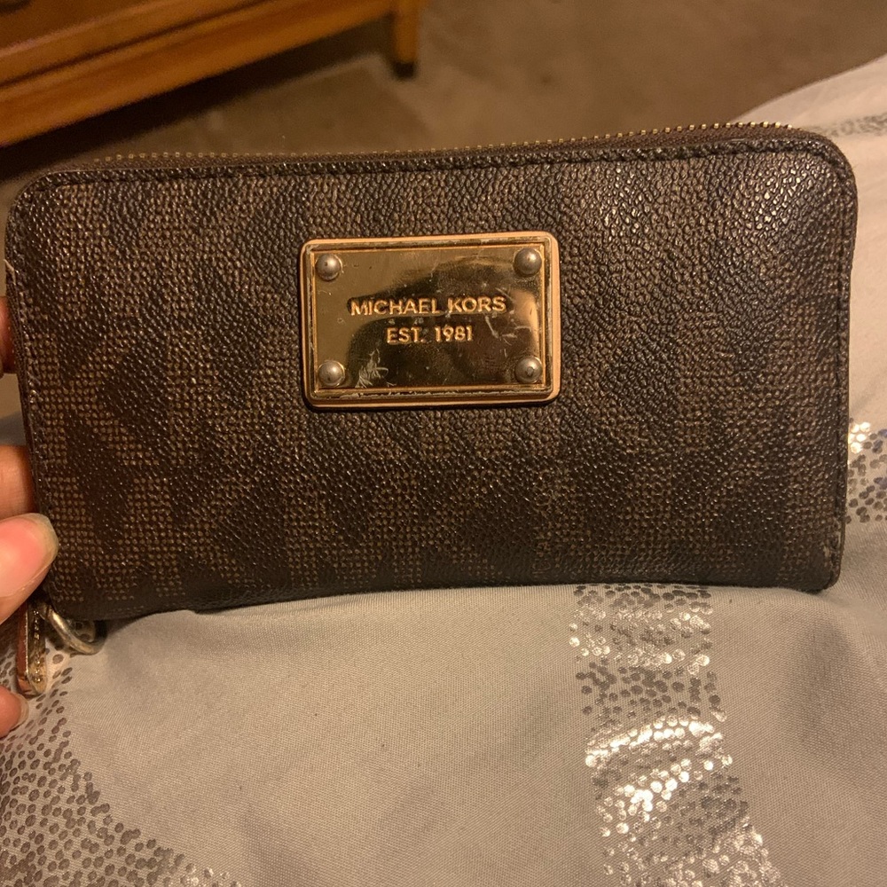Michael Kors Monogram Wallet